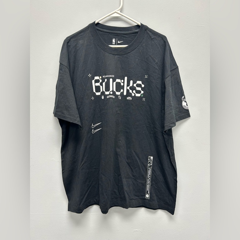 Nike NBA Milwaukee Bucks Max 90 Loose Fit T-Shirt